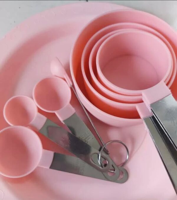 Set of measuring cups and spoon sets